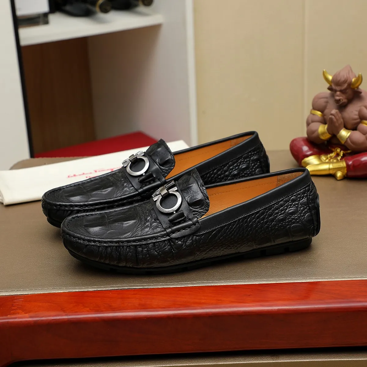 Men's shoes 💰360 🕷🕷【Ferragamo】Ferragamo Popular fashionable casual slip-on shoes🇨🇳Official website counter 1:1 production, original mold opening💯Good quality visible, imported high-end first-layer calfskin, luxurious pigskin lining🌿Very clear texture, high-quality waterproof, non-slip and wear-resistant outsole🎋High quality and low price, truly handmade🍓Color, code number 38-45